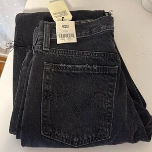 Levi’s black wedgie straight